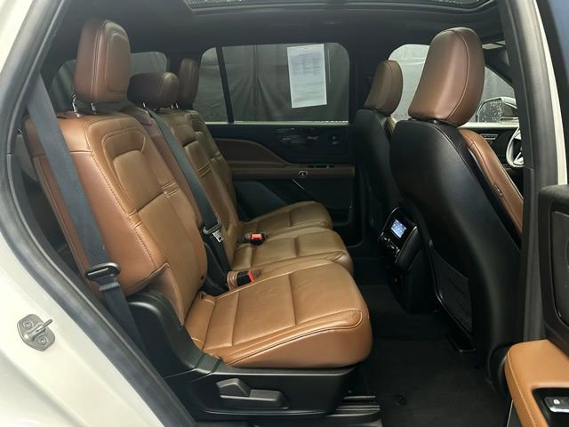Used 2023 Lincoln Aviator Reserve w/ Equipment Group 201A AWD/4WD image 17