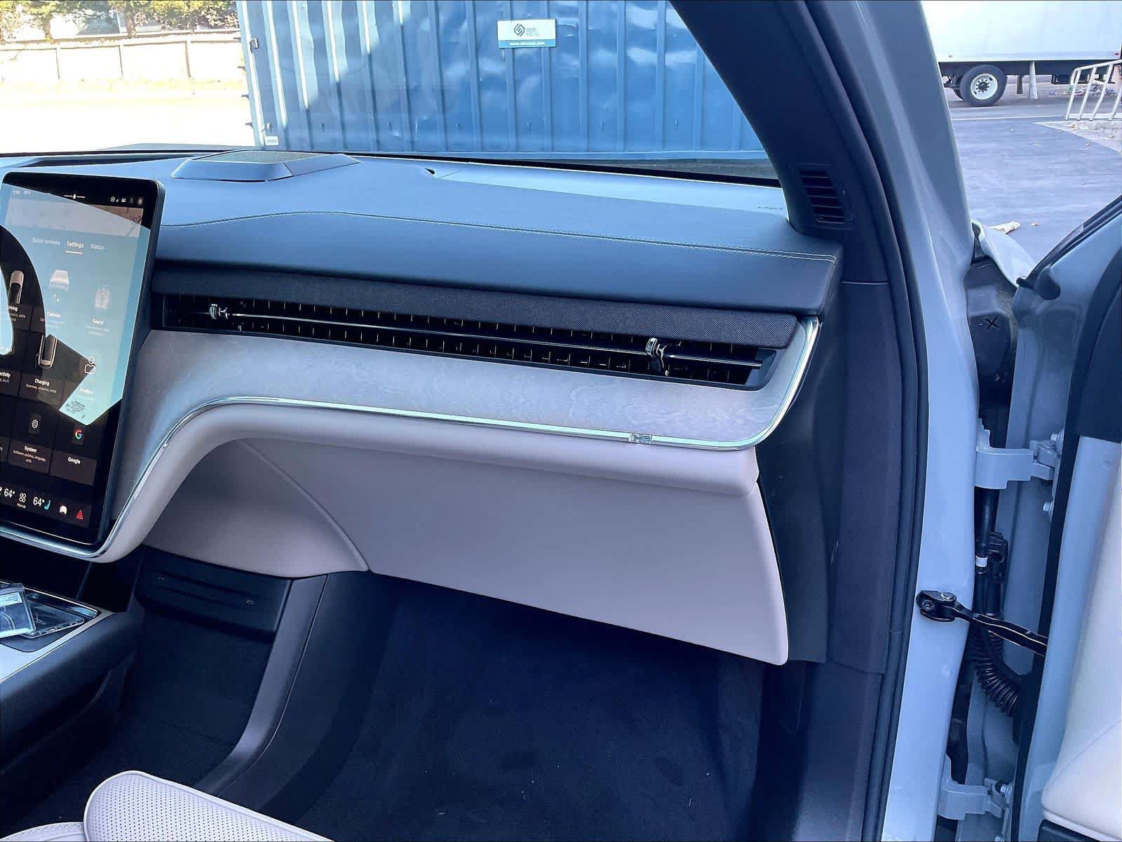 New 2026 Volvo EX90 Plus AWD/4WD image 29