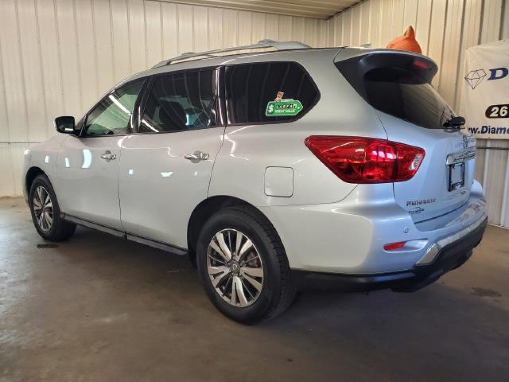Used 2019 Nissan Pathfinder S AWD/4WD image 4