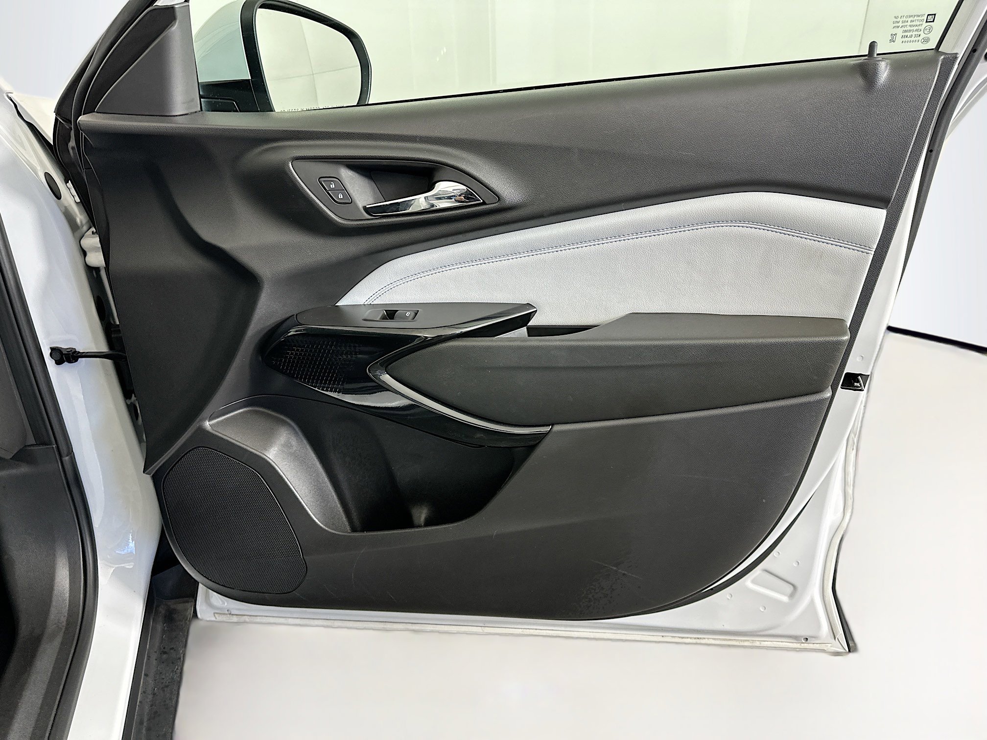 Used 2025 Chevrolet Trax LT image 29