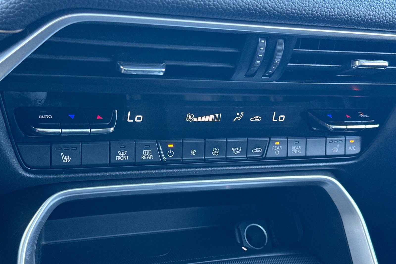 Certified 2025 MAZDA CX-70 Plug-In Hybrid w/ Premium Pkg AWD/4WD image 20