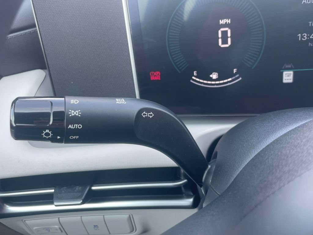 Certified 2025 Hyundai Tucson SE AWD/4WD image 22