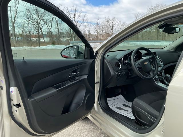 Used 2016 Chevrolet Cruze LT image 15
