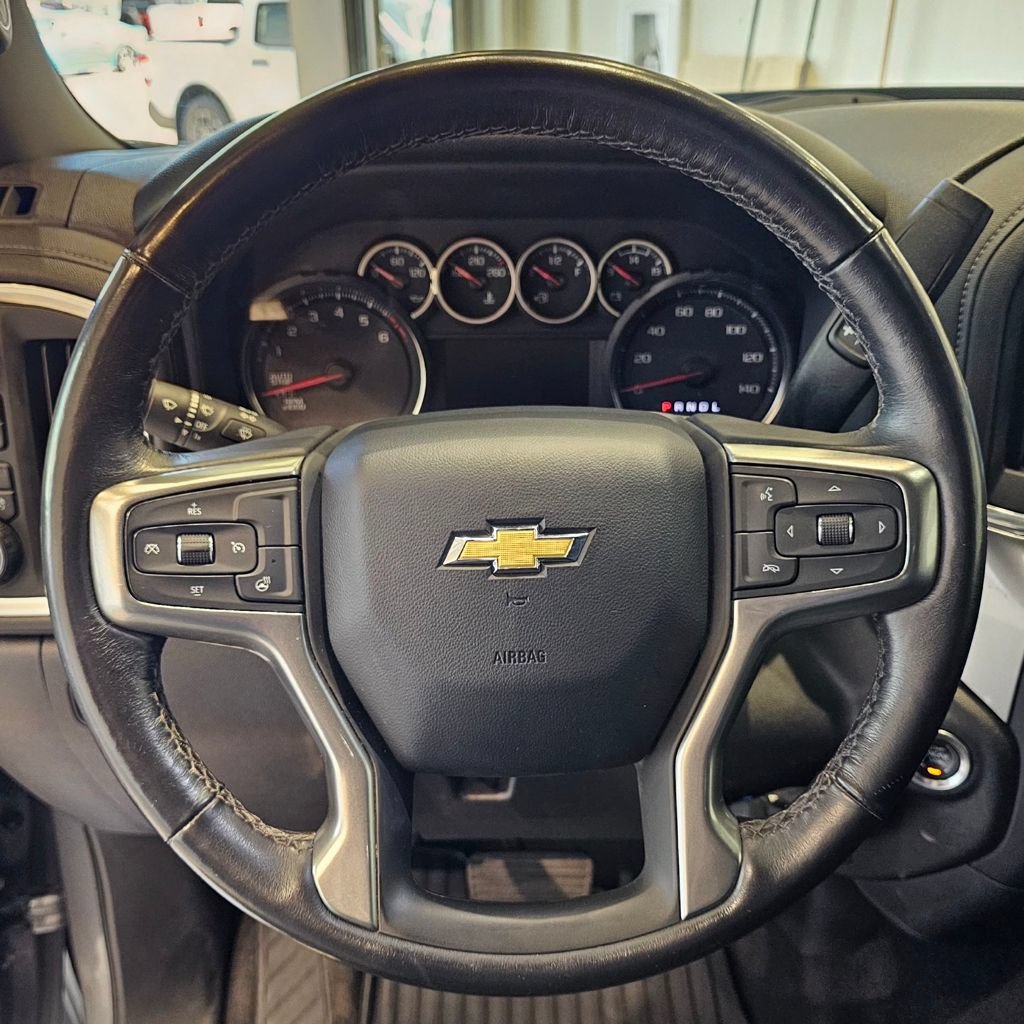 Used 2022 Chevrolet Silverado 1500 LT AWD/4WD image 16
