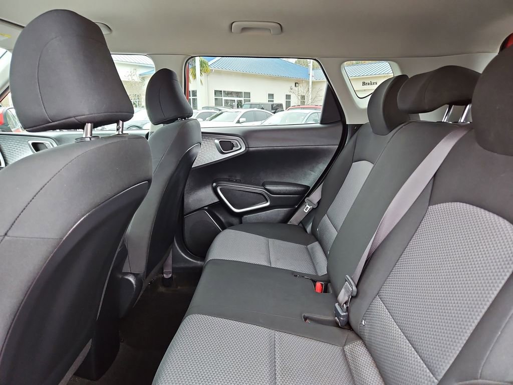 Used 2024 Kia Soul LX image 24