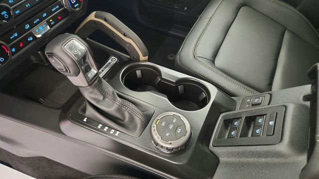 New 2025 Ford Bronco Badlands image 14