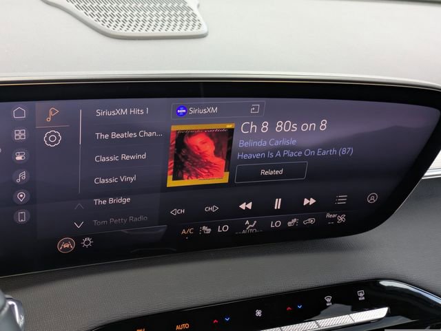 Certified 2025 Buick Enclave Preferred image 19