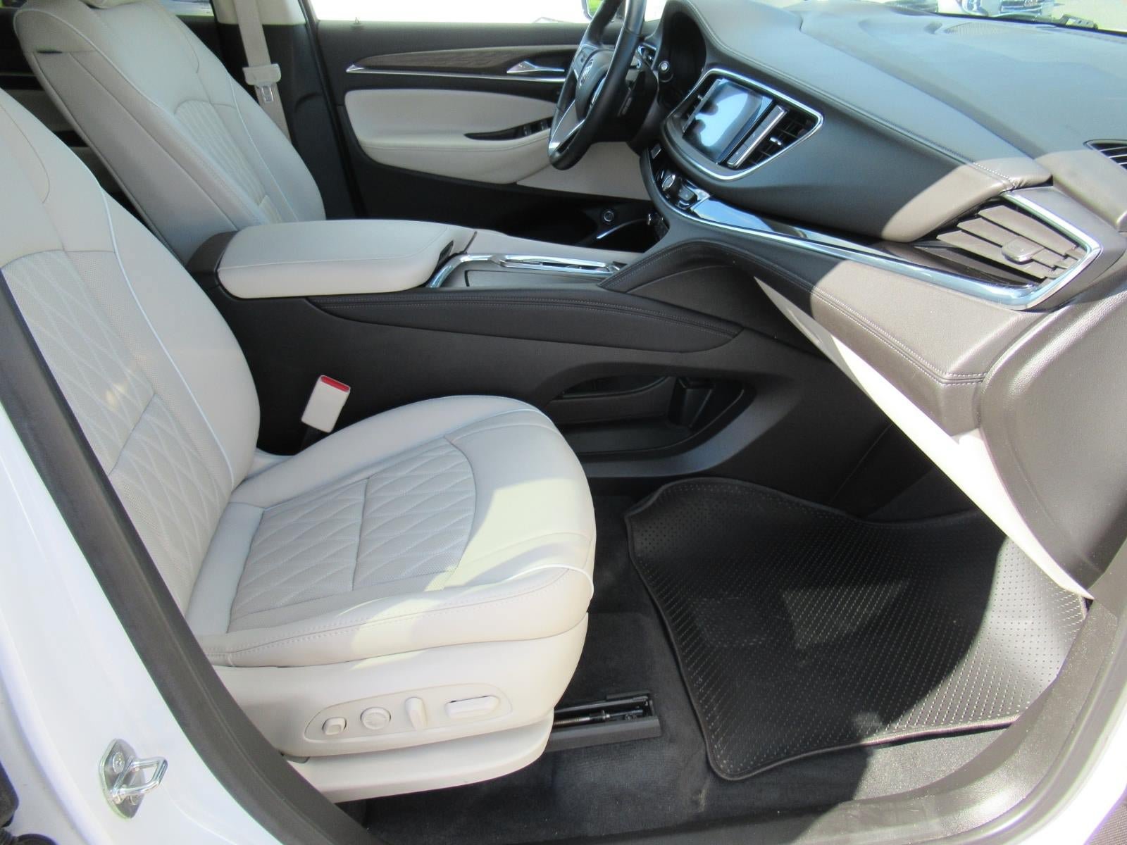 Used 2023 Buick Enclave Avenir w/ Avenir Technology Package FWD image 10