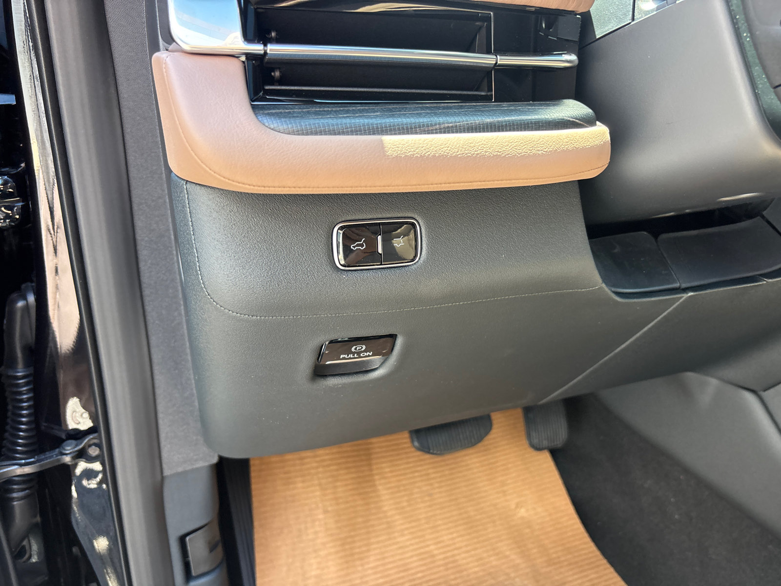 New 2026 Lincoln Navigator L Black Label AWD/4WD image 13