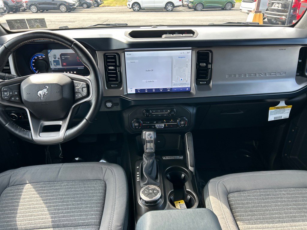 Used 2023 Ford Bronco Outer Banks image 3