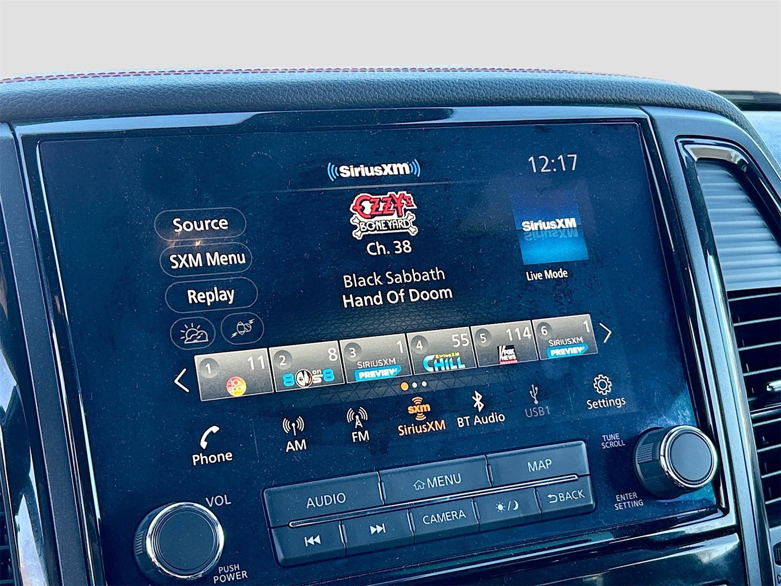 Used 2023 Nissan Titan PRO-4X w/ Pro-4x Convenience Package image 15