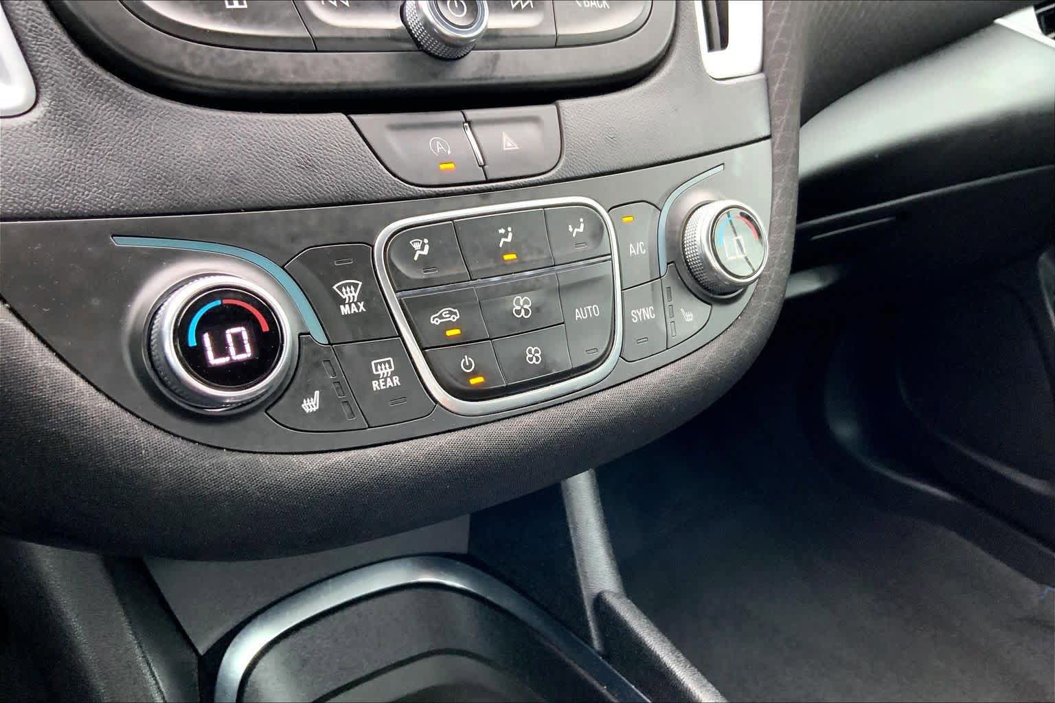 Used 2024 Chevrolet Malibu LT FWD image 35