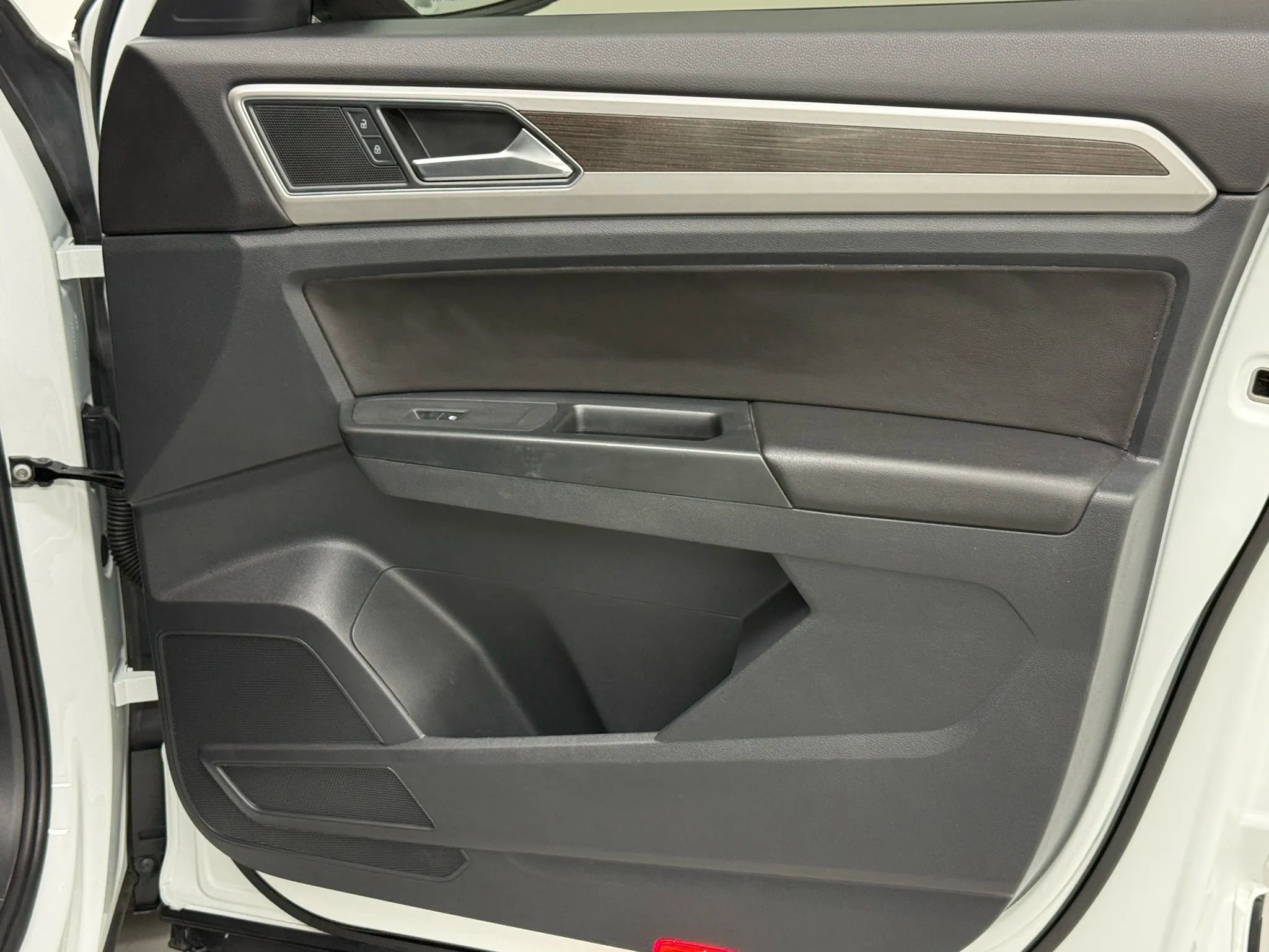 Used 2018 Volkswagen Atlas SEL image 19