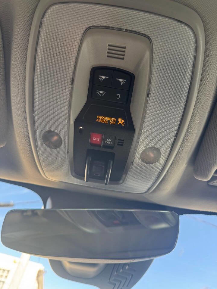 Used 2015 Volvo XC70 T6 image 36