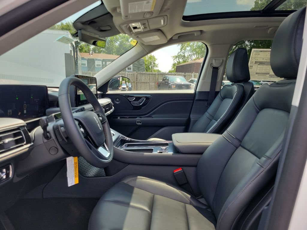 New 2026 Lincoln Aviator AWD image 18