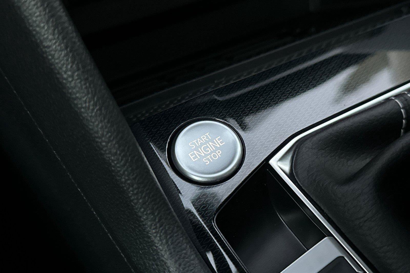 New 2026 Volkswagen Taos SE AWD/4WD image 21