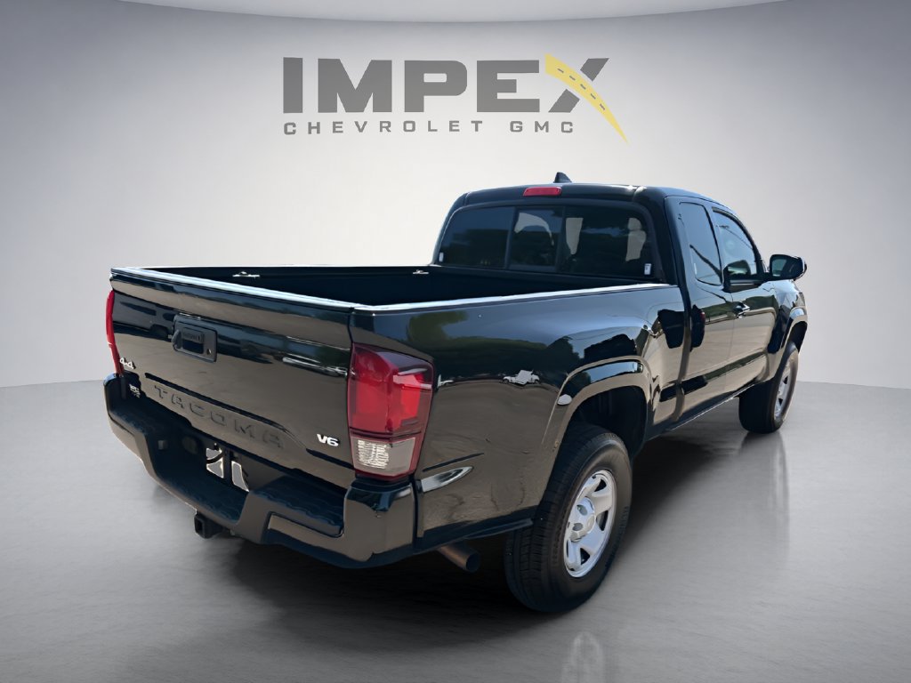 Used 2023 Toyota Tacoma SR AWD/4WD image 5