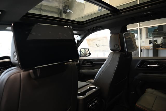 New 2026 GMC Yukon AT4 w/ AT4 Premium Plus Package AWD/4WD image 23