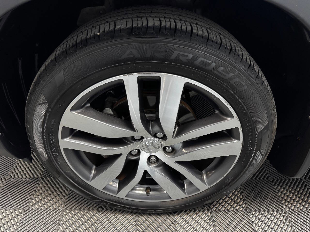 Used 2017 Honda Pilot Touring image 19