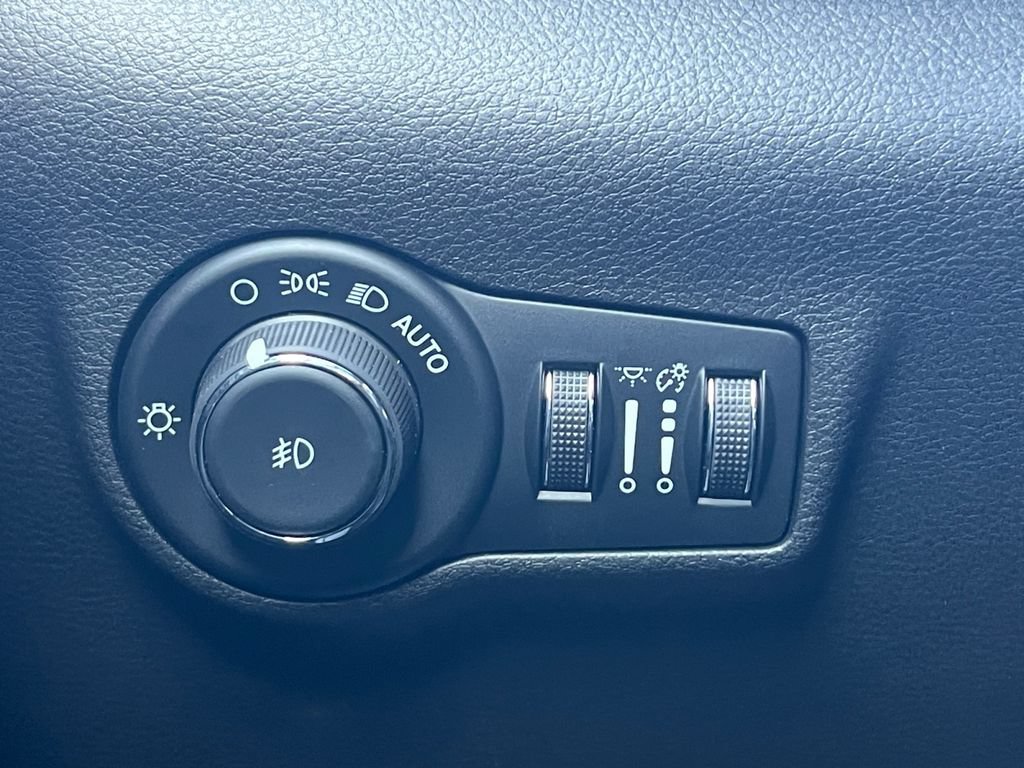 New 2026 Jeep Compass Latitude AWD/4WD image 12