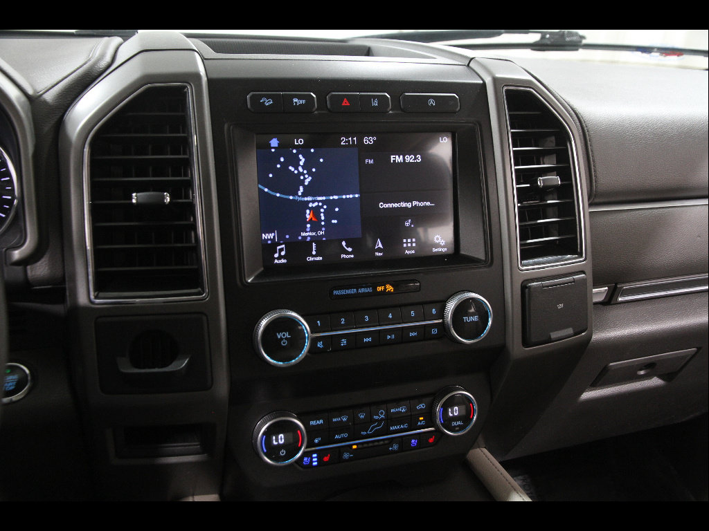 Used 2019 Ford Expedition XLT w/ Equipment Group 202A AWD/4WD image 10