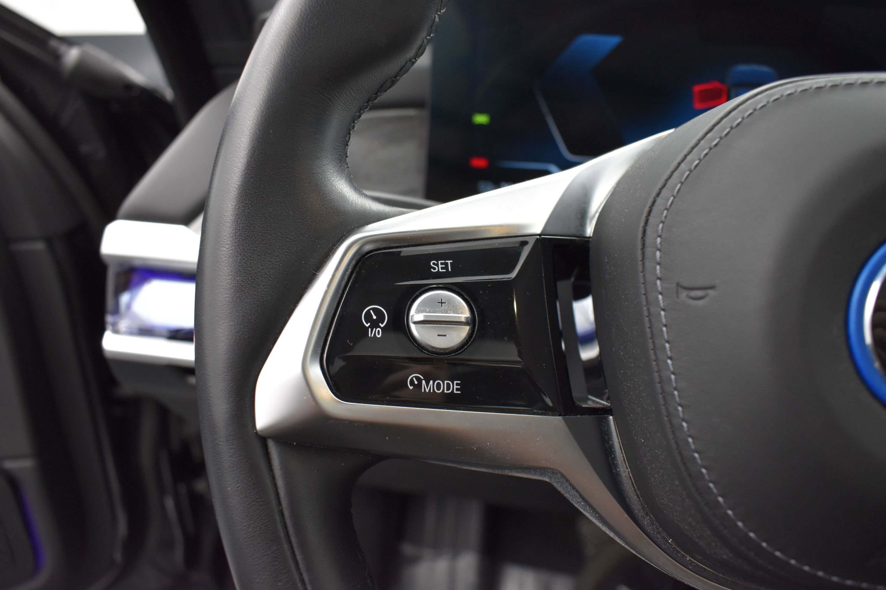 Used 2024 BMW i7 eDrive50 RWD image 6
