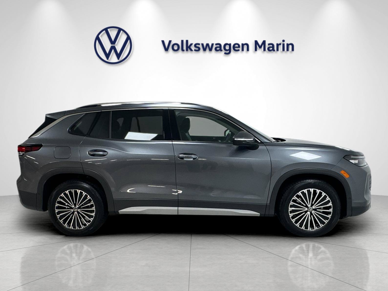 New 2026 Volkswagen Tiguan S FWD image 6