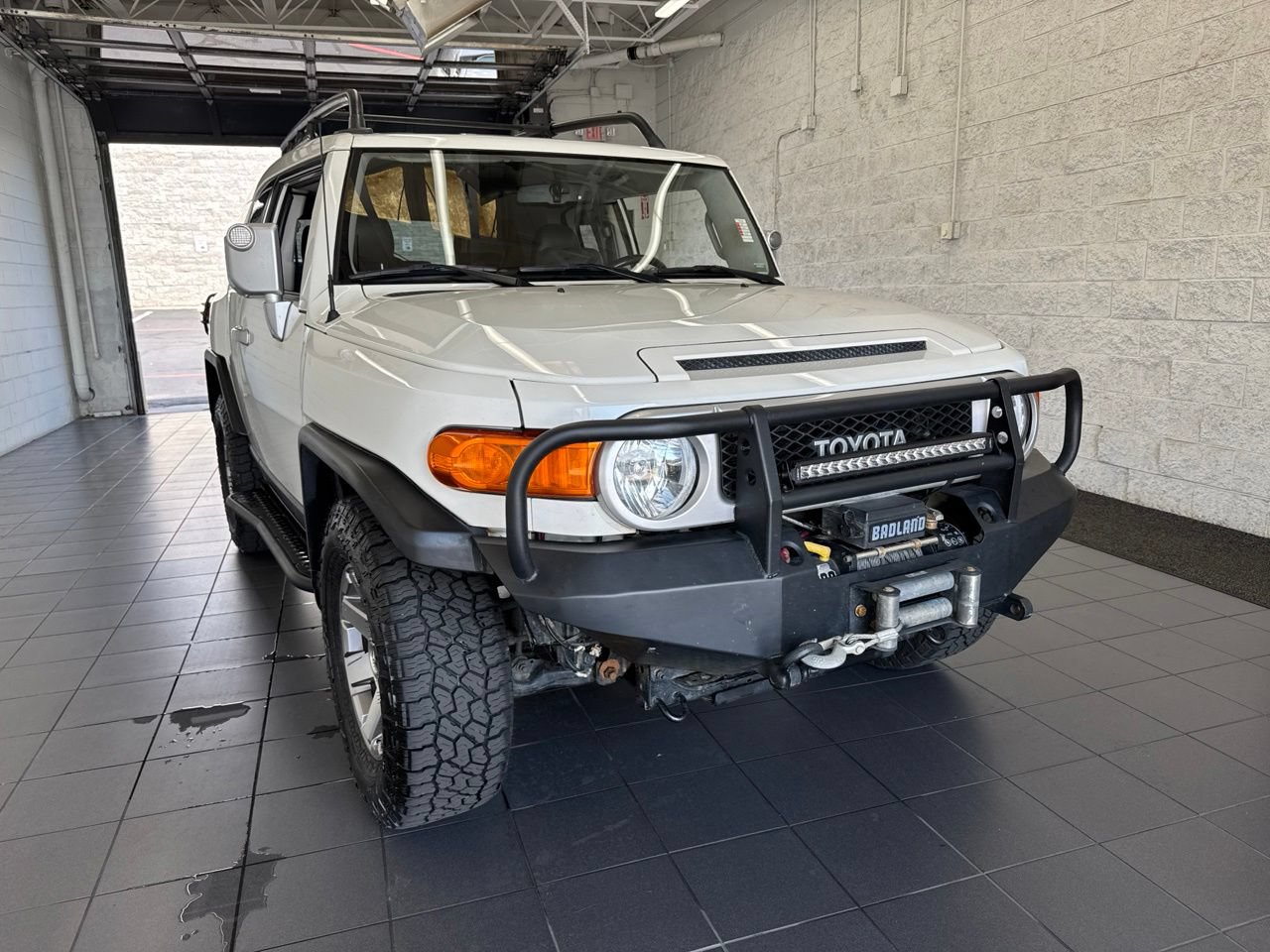 Used 2014 Toyota FJ Cruiser 4WD w/ Convenience Package image 2