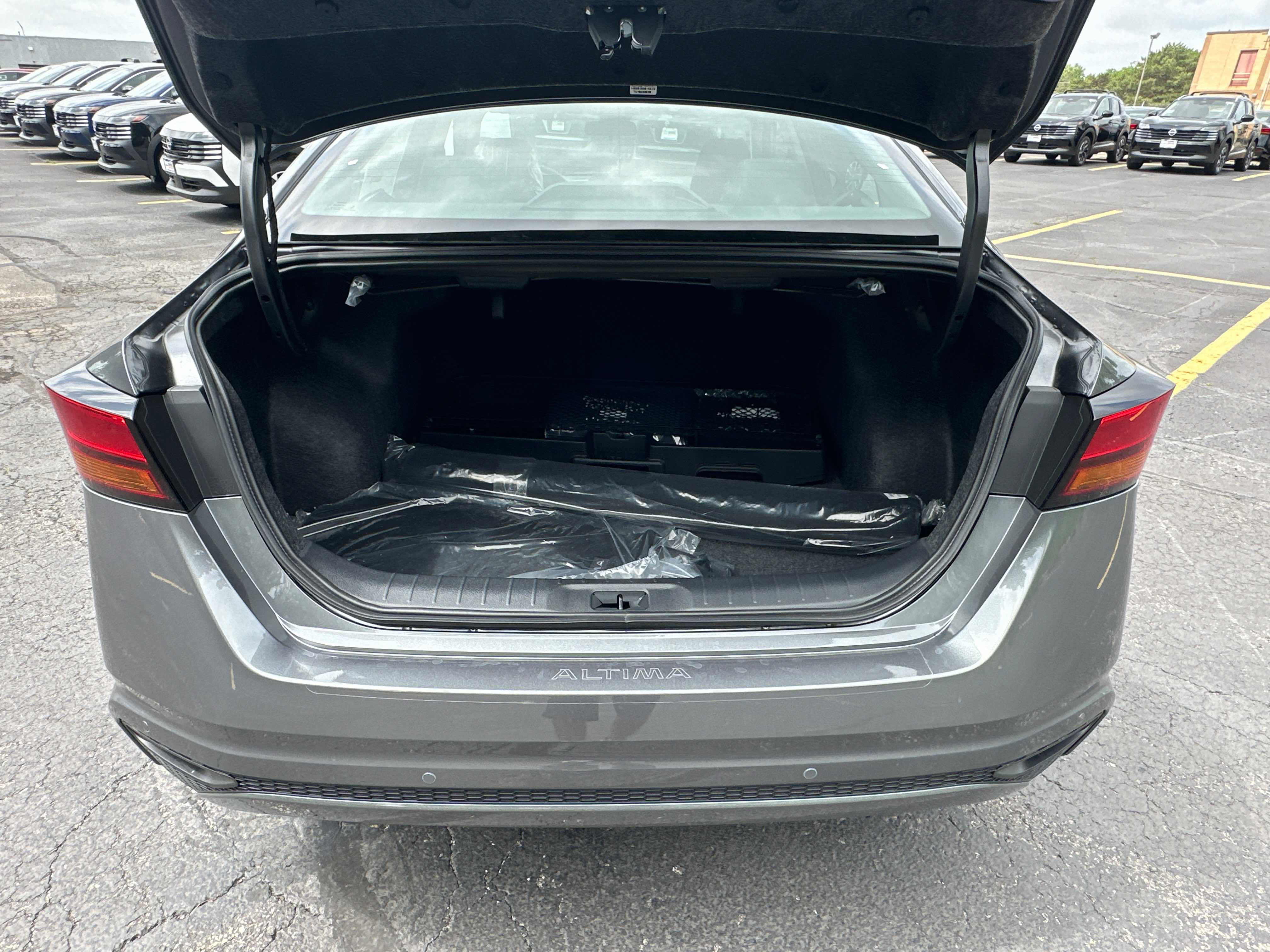 New 2026 Nissan Altima 2.5 SV FWD image 14