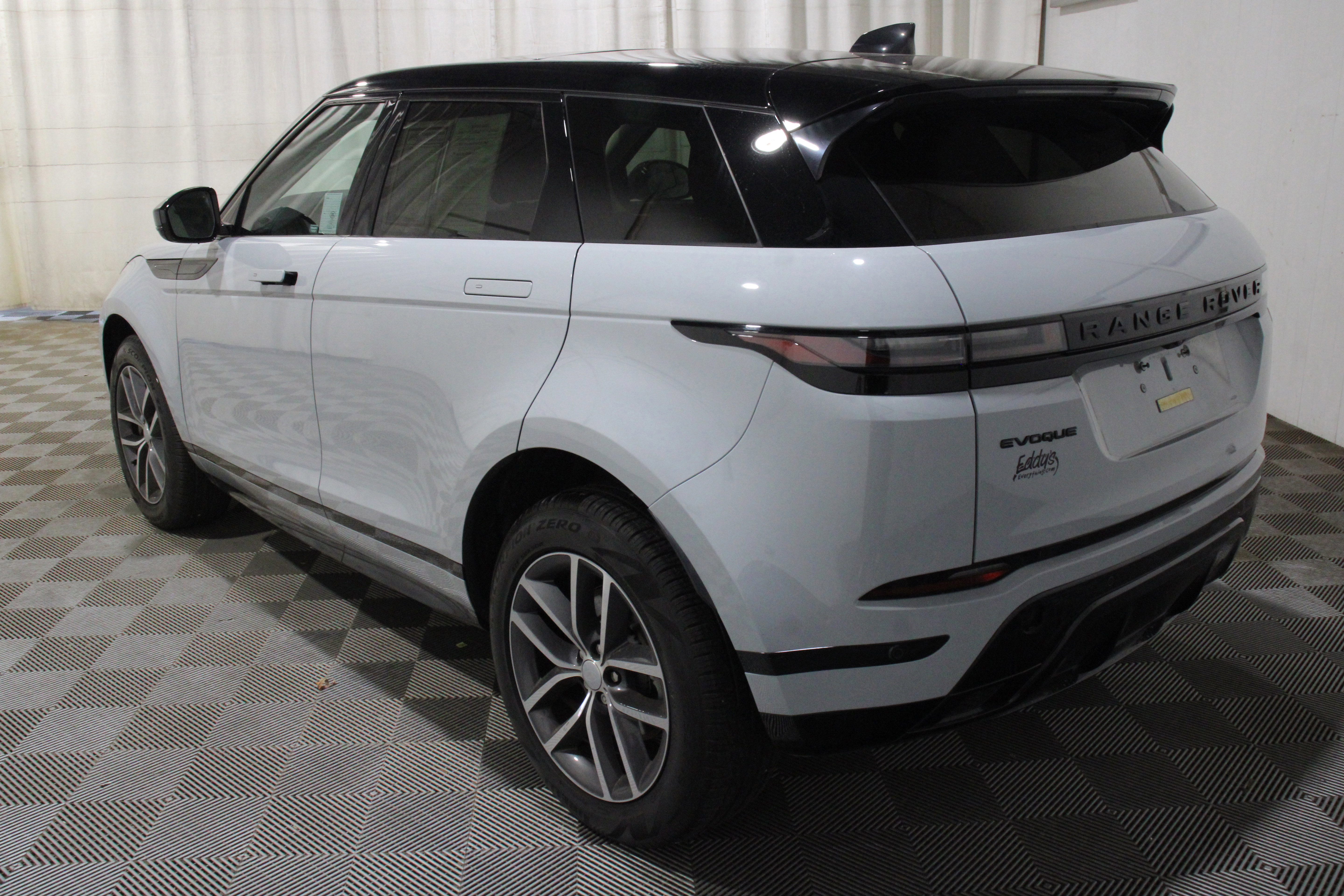 Used 2024 Land Rover Range Rover Evoque Dynamic SE AWD/4WD image 28