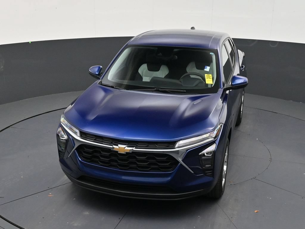 Used 2024 Chevrolet Trax LS w/ LS Convenience Package FWD image 18