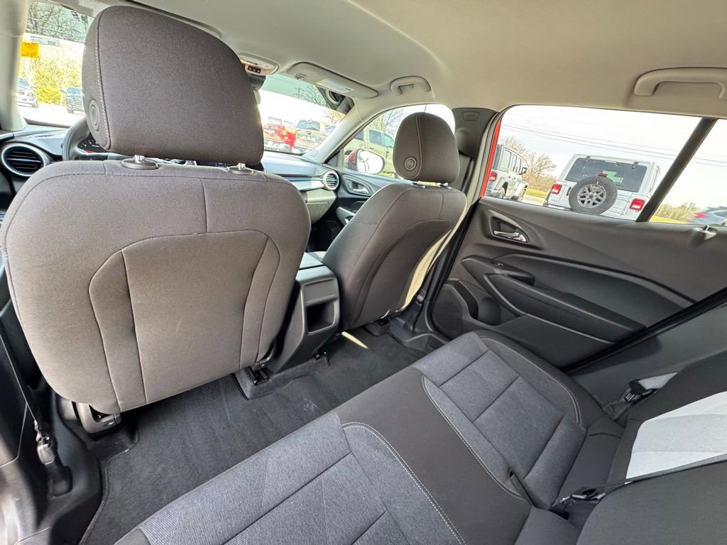Used 2024 Chevrolet Trax LS w/ LS Convenience Package image 12