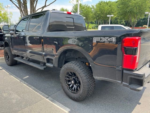 Used 2023 Ford F250 XLT w/ Black Appearance Package AWD/4WD image 4