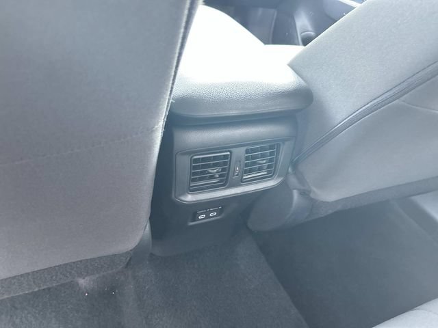 Used 2025 Toyota RAV4 XLE AWD/4WD image 17