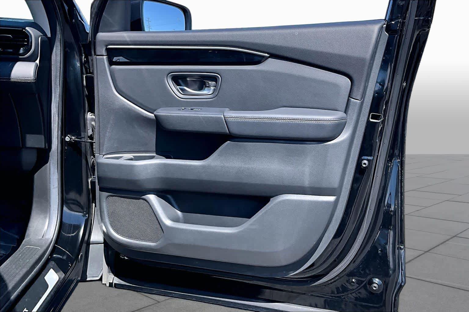 Used 2024 Honda Pilot Touring image 23