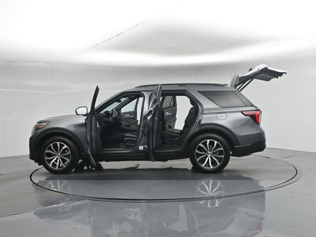 Used 2025 Ford Explorer ST-Line RWD image 41