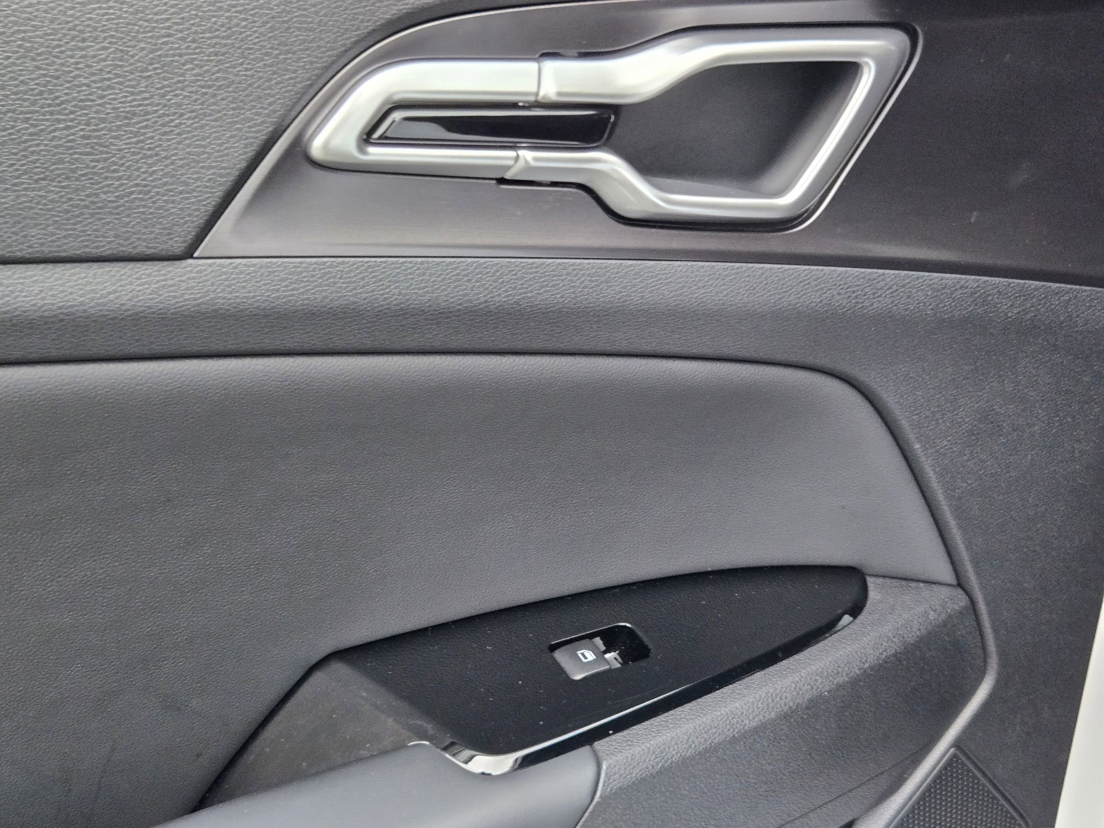 Used 2025 Kia Sportage EX w/ Premium Package FWD image 36