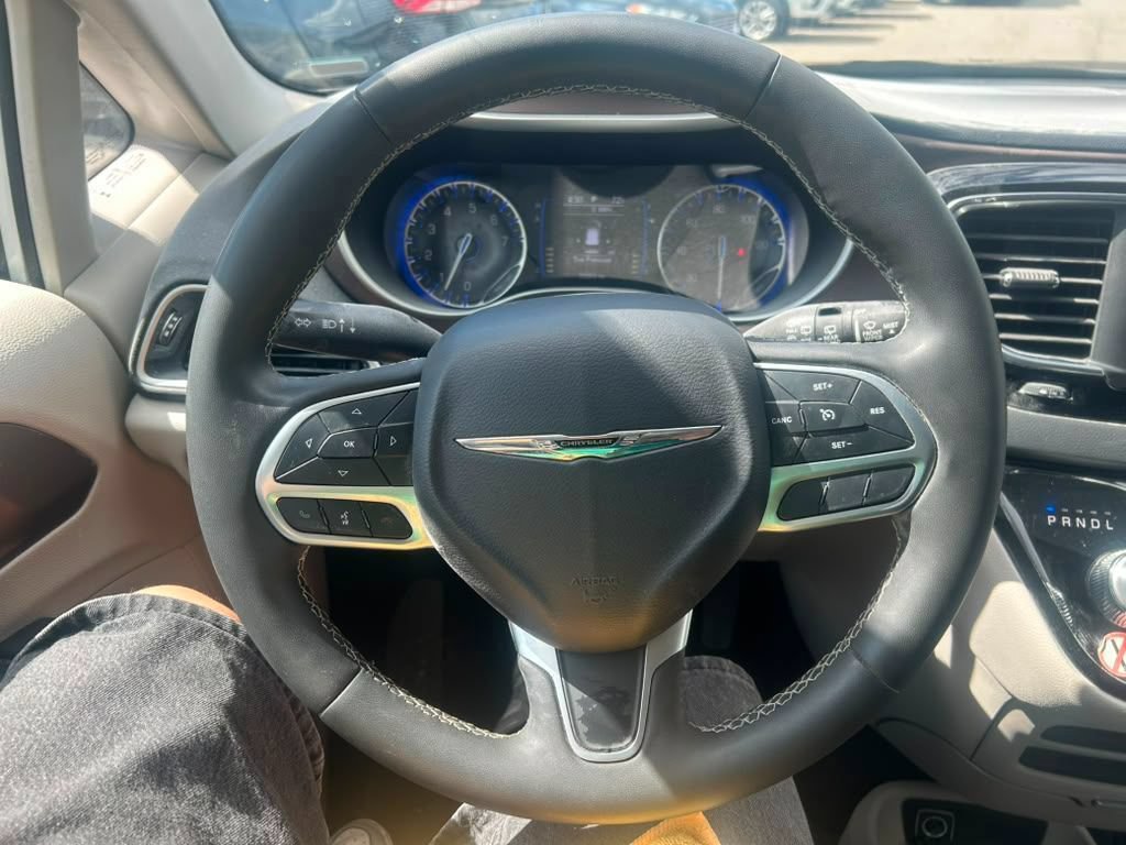 Used 2023 Chrysler Voyager LX FWD image 15