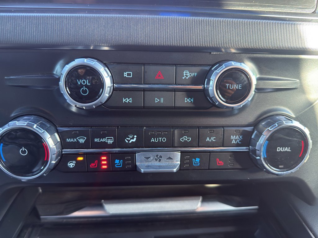 Used 2025 Ford F350 Platinum image 21