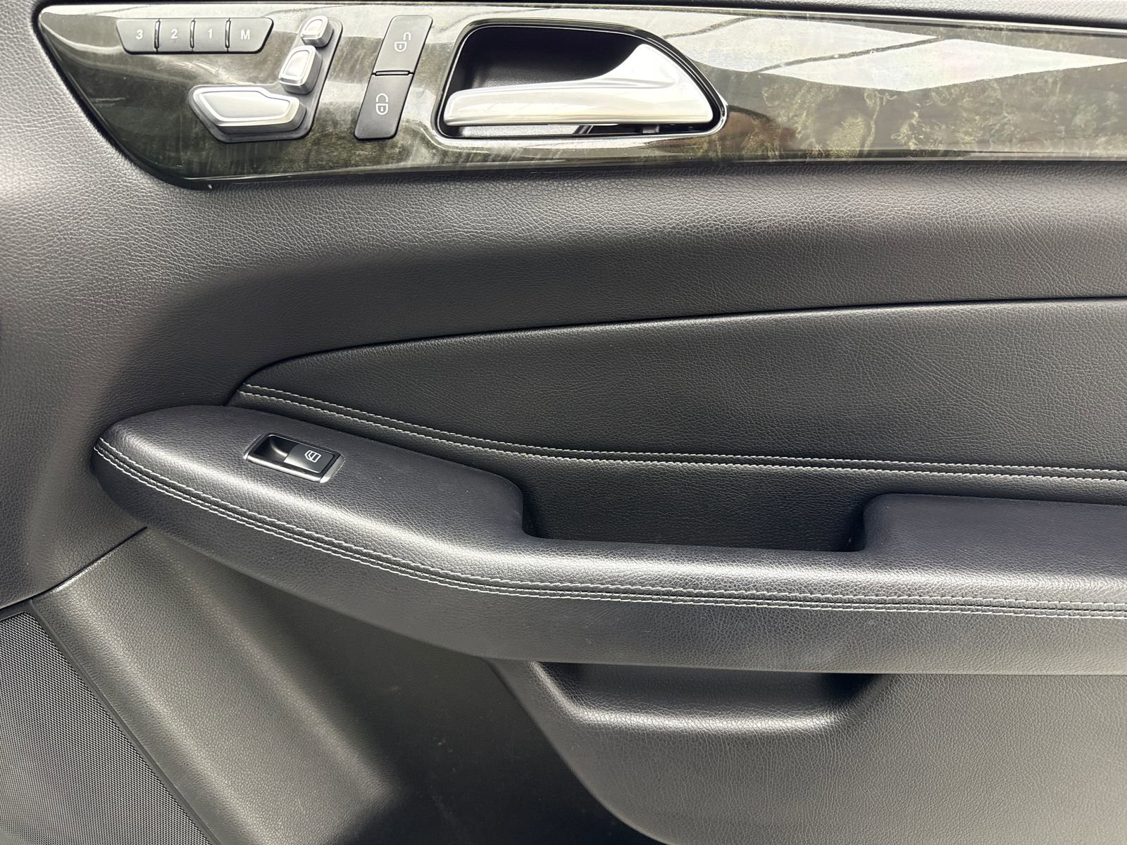 Used 2019 Mercedes-Benz GLS 450 4MATIC w/ Premium 1 Package image 46