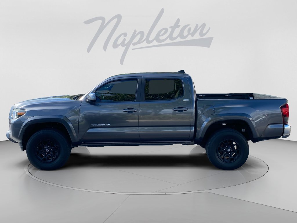 Used 2020 Toyota Tacoma SR5 RWD image 2