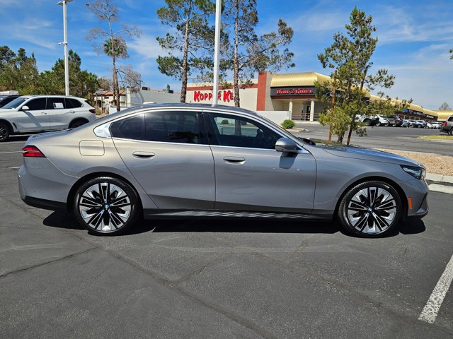 Used 2026 BMW 530i w/ Premium Package image 4