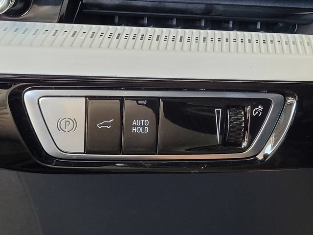 Certified 2025 Cadillac Optiq Sport 2 w/ LPO, Floor Liner Package AWD/4WD image 13