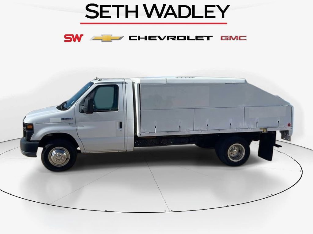 Used 2011 Ford E-450 and Econoline 450 Super Duty image 4