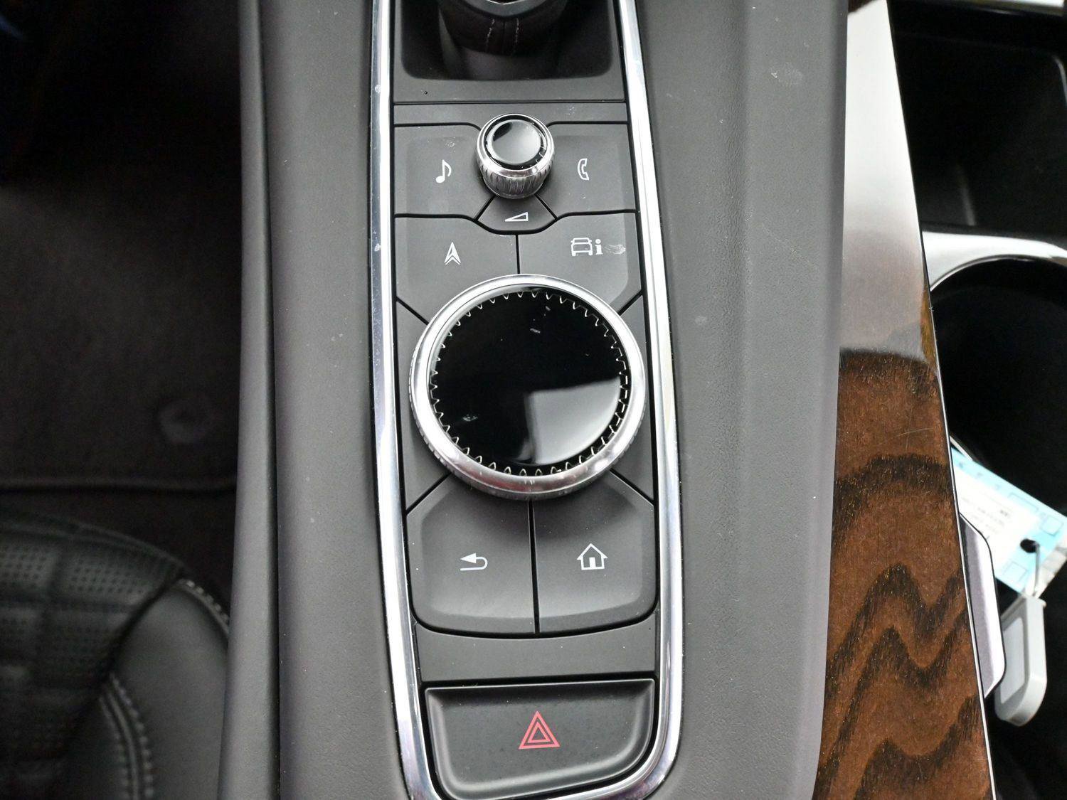 Certified 2024 Cadillac Escalade ESV Premium Luxury Platinum w/ Heavy-Duty Trailer Package image 28