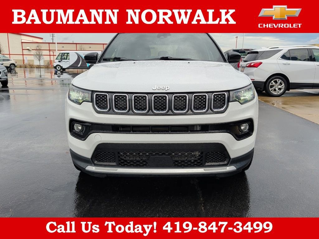 Used 2023 Jeep Compass Limited AWD/4WD image 3