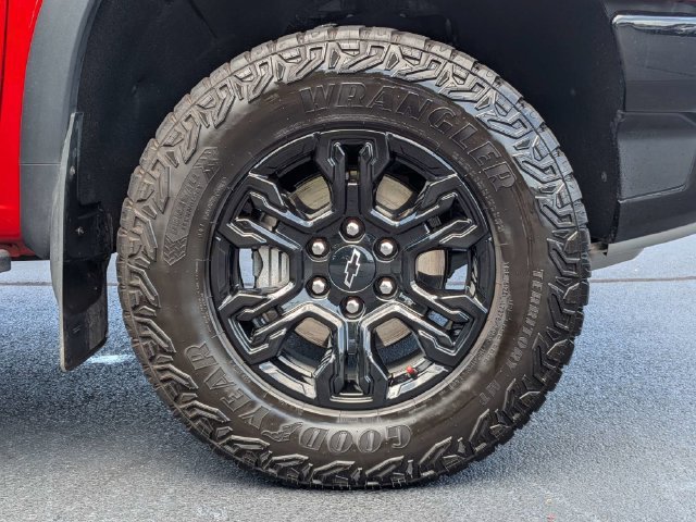 Used 2024 Chevrolet Silverado 1500 ZR2 AWD/4WD image 13