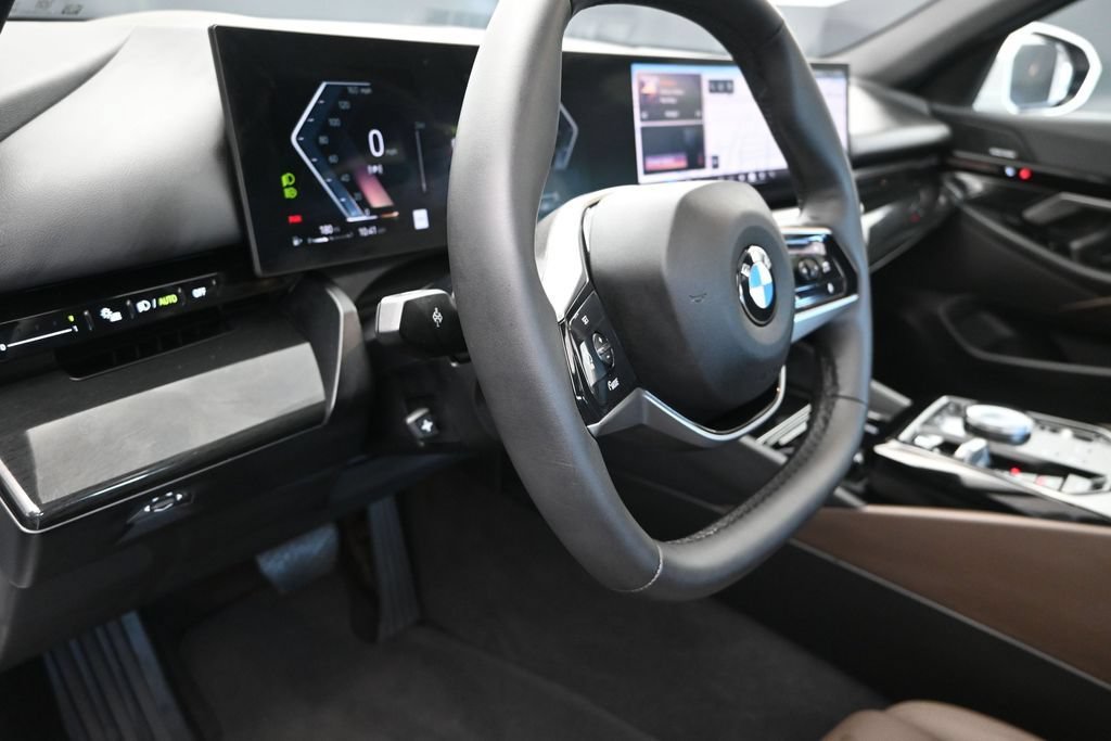Certified 2026 BMW 530i RWD image 12