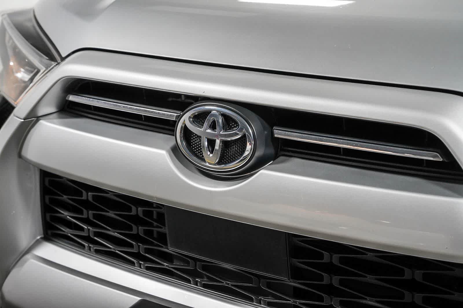Certified 2021 Toyota 4Runner TRD Off-Road Premium w/ Moonroof Package AWD/4WD image 8