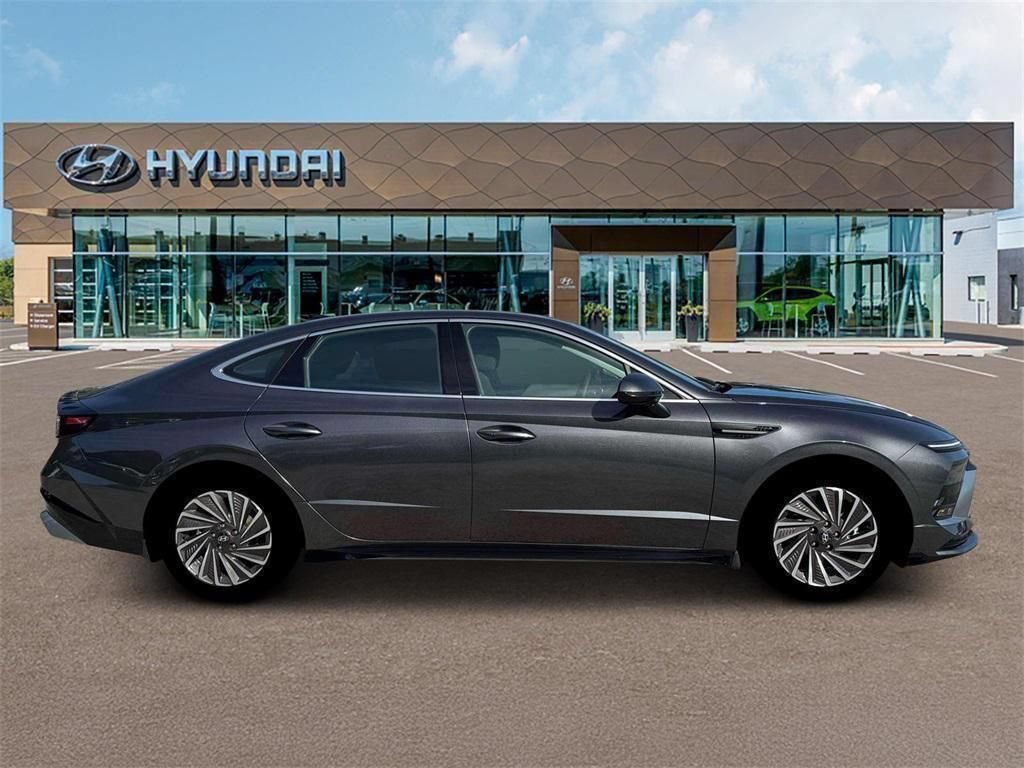 New 2026 Hyundai Sonata SEL FWD image 10